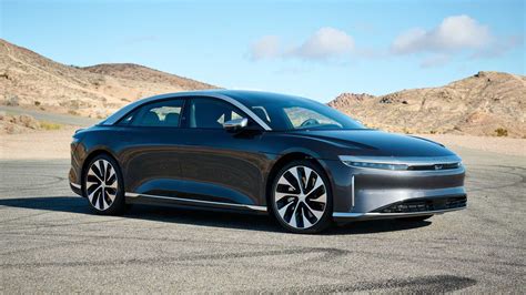 is lucid air better than tesla