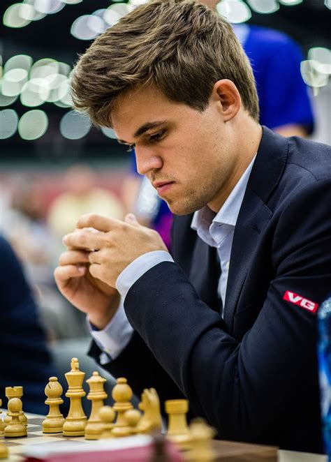 is magnus carlsen still number 1