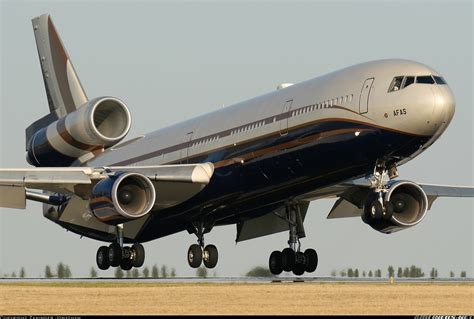 is md-11 a heavy aircraft
