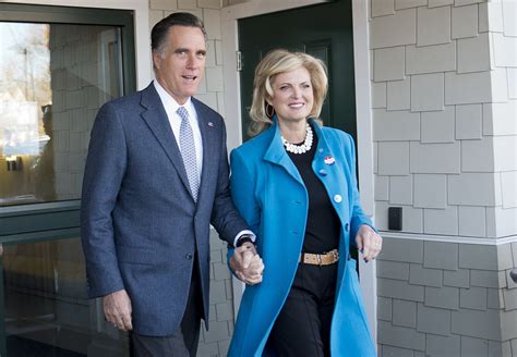 is mitt romney's wife still alive