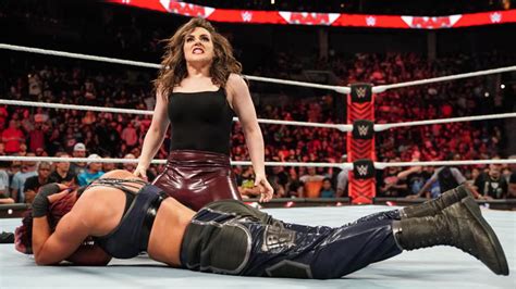 is nikki cross still with wwe