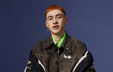 is olly alexander non binary