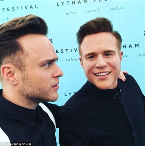 is olly murs a twin