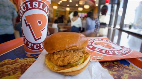 is popeyes chicken a franchise