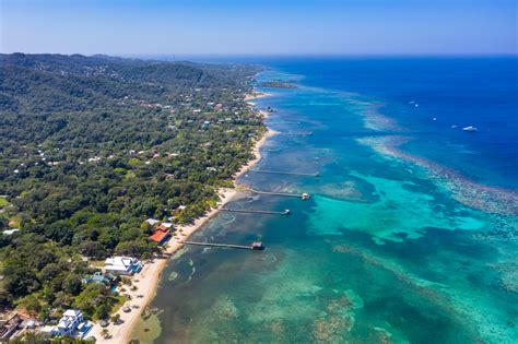 Is Sandy Bay Roatan Safe