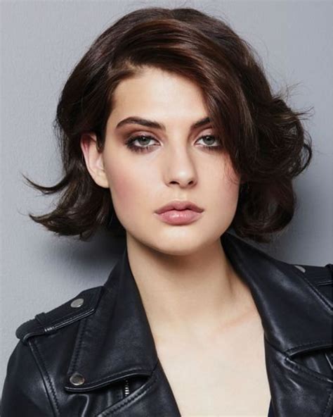 Stunning Is Short Hair Good For Round Faces Hairstyles Inspiration