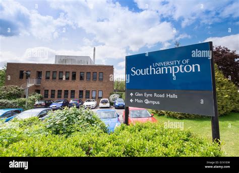 is southampton university a campus university