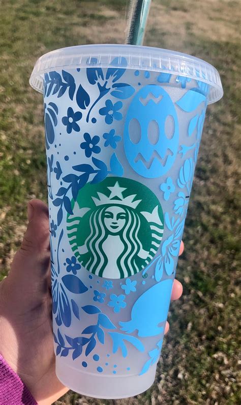 is starbucks open in easter
