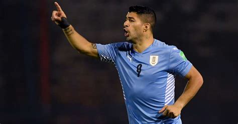 is suarez still playing for uruguay