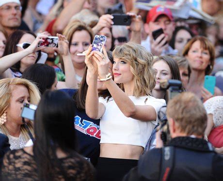 is taylor swift nice to fans