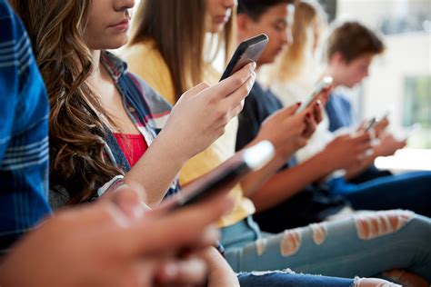 is texting using the internet