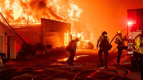 is the fire still burning in san diego