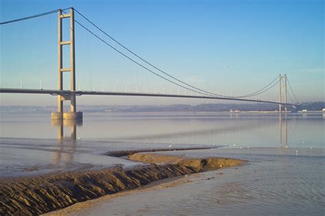 is the humber bridge open to pedestrians