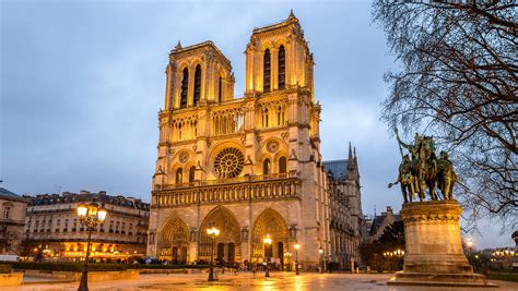 is the notre dame cathedral in paris open