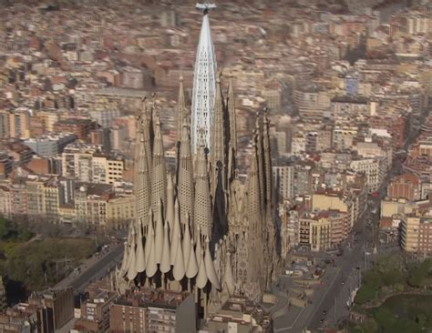 is the sagrada familia complete