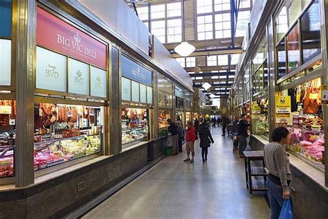 is the victoria market open today