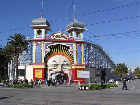 is there a luna park in melbourne