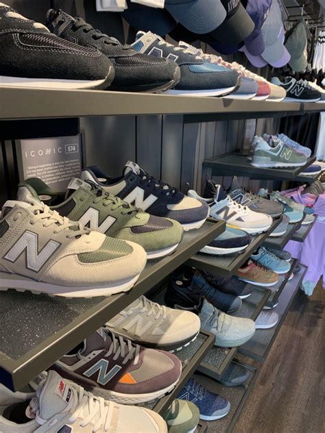 is there a new balance outlet near me