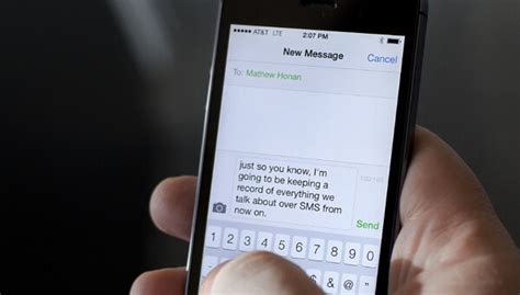 is there a problem with iphone text messages today