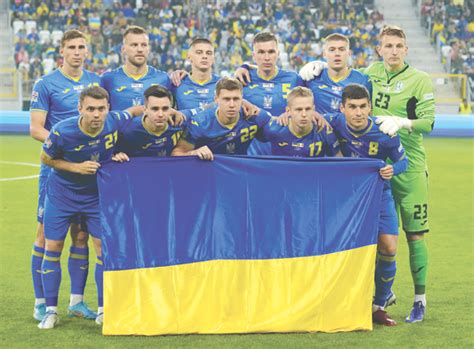is ukraine football league playing