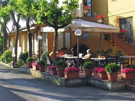 is villa roma pet friendly