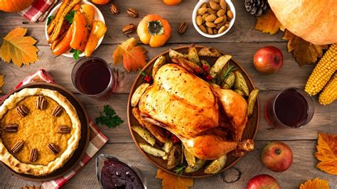 is whole foods open on thanksgiving