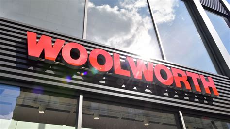 is woolworths listed on the jse
