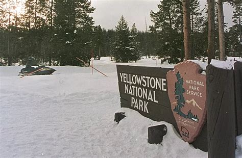 is yellowstone park shut down