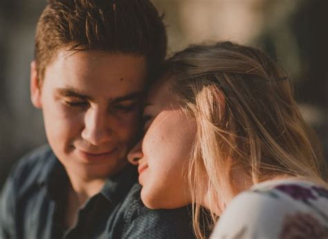 Is it weird for an 18 year old to date a 16 year old kortr