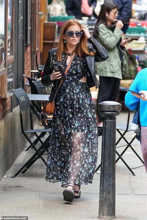 isla fisher nip