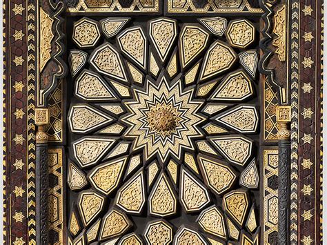 Islamic Art Characteristics