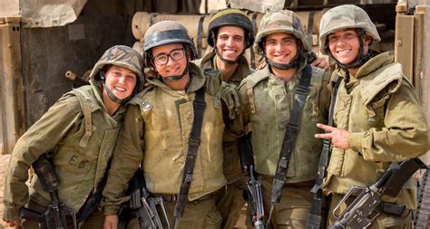 israel war room volunteers