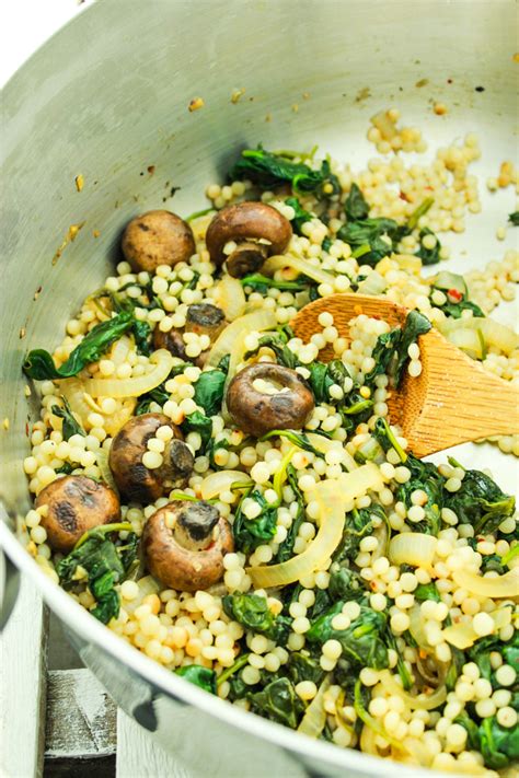 israeli couscous with spinach and mushrooms