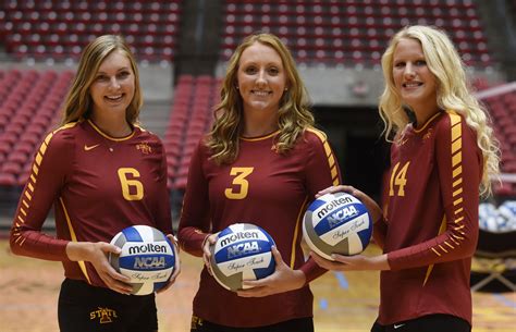 College volleyball UNI takes out ISU in epic fiveset match