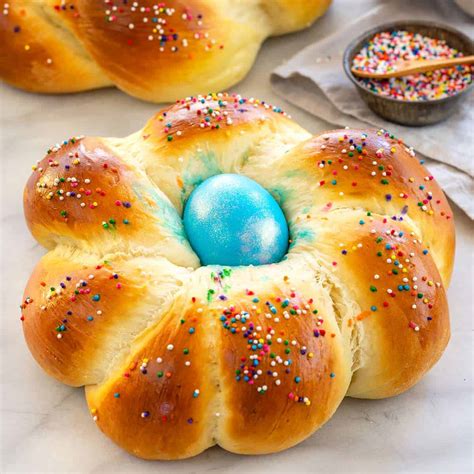 Delicious Italian Bread For Easter: Two Simple Recipes