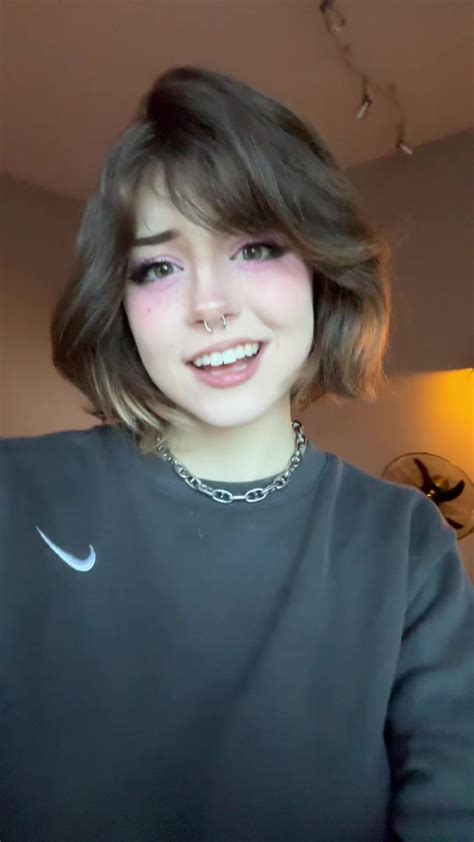 Itshannahowo Official Channel