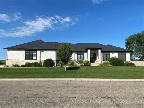 ivy realty valley city nd