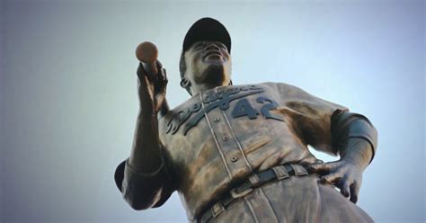 jackie robinson statue burned