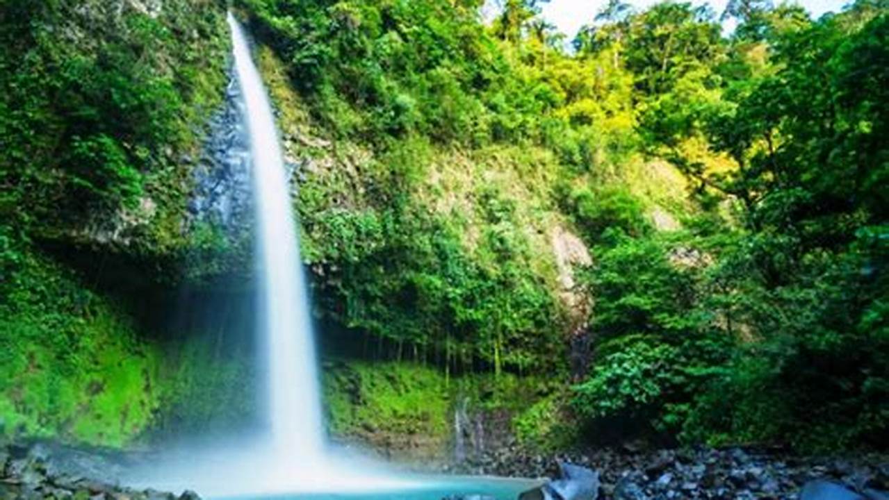 Travel Guide: Unleash the Adventure from Jaco to La Fortuna, Costa Rica