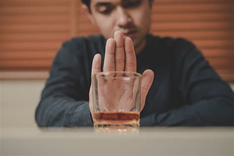 jak nakłonić alkoholika do leczenia
