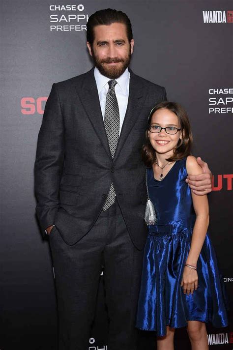 jake gyllenhaal wife and child