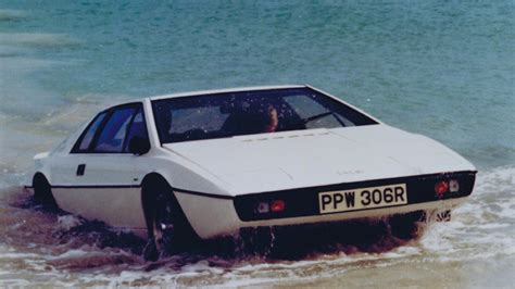 james bond lotus esprit s1