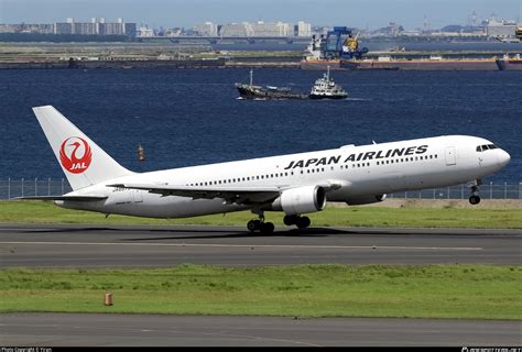 japan airlines boeing 767