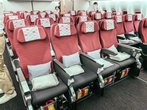 japan airlines economy seating