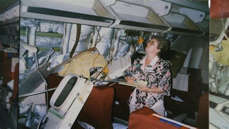 japan airlines flight 123 cabin photo