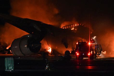 japan airlines flight fire