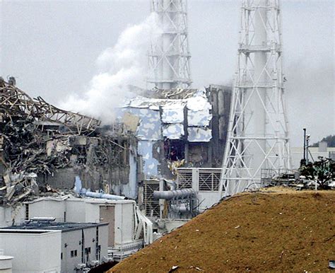 japan tsunami nuclear power plant explosion