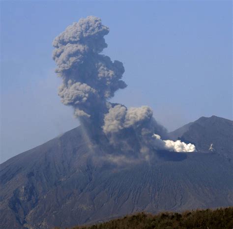 japan volcano eruption live