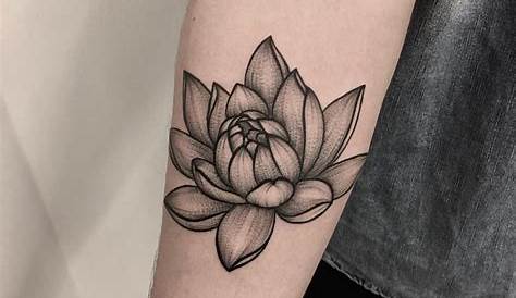 Amazing Japanese Tattoo Design With Lotus Tattoo Design In Hand