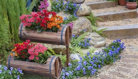 Image result for jardines pequeños con piedras y troncos
